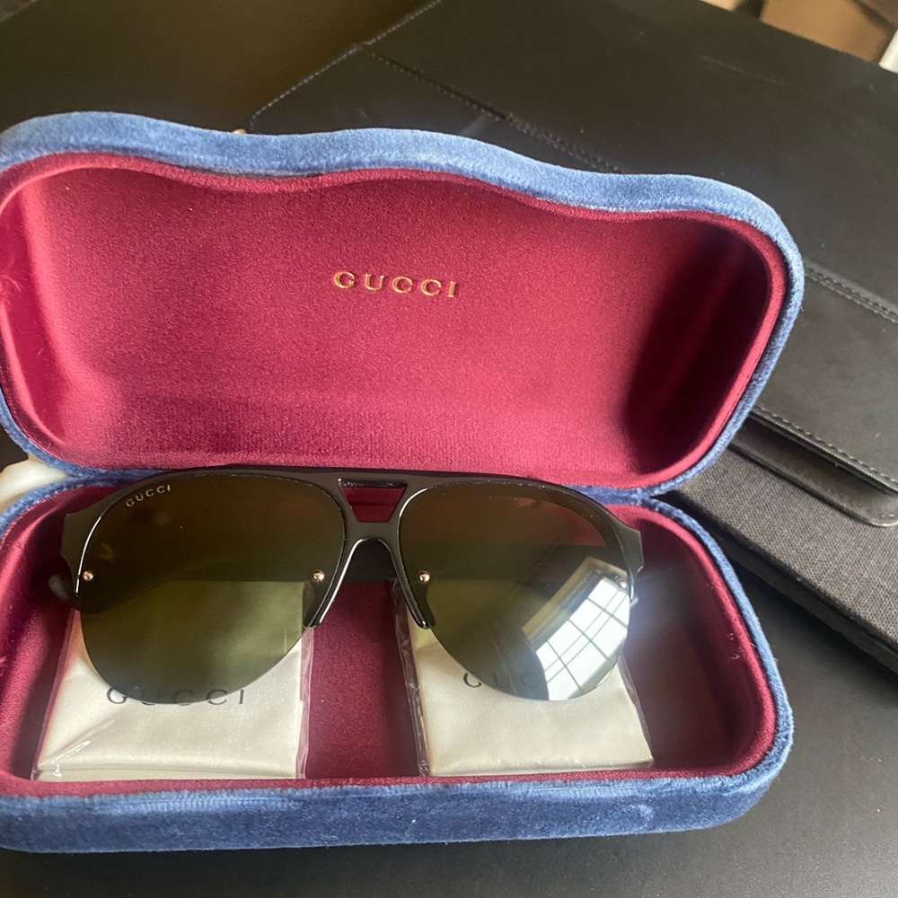 Black Gucci sunglasses